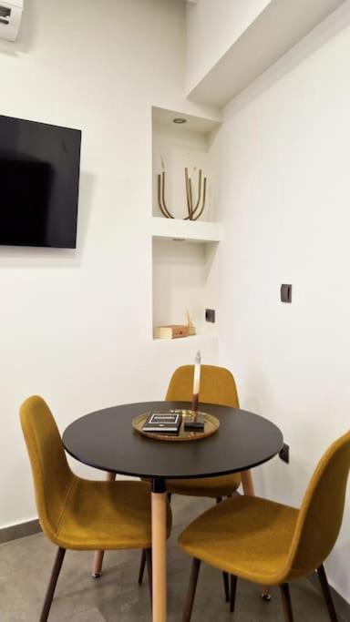 Faronita - Luxury Apt In The Heart Of Kalamata Zewnętrze zdjęcie