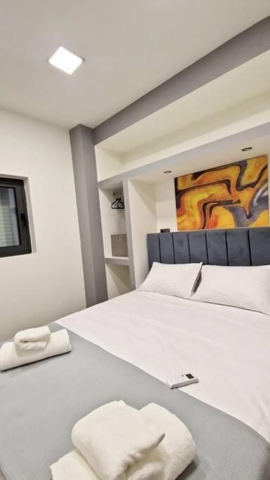 Faronita - Luxury Apt In The Heart Of Kalamata Zewnętrze zdjęcie
