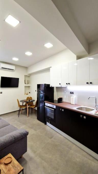 Faronita - Luxury Apt In The Heart Of Kalamata Zewnętrze zdjęcie